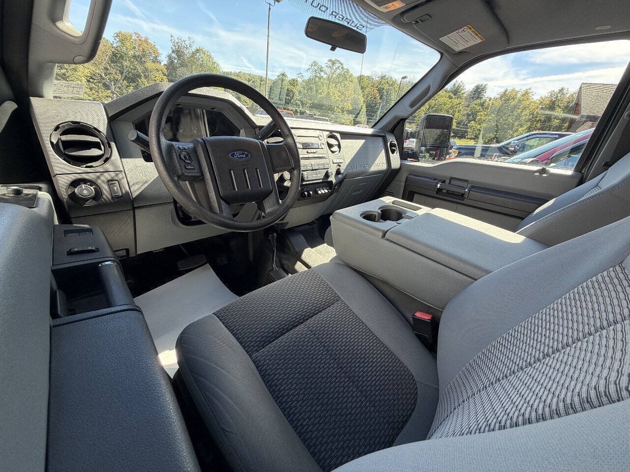 Used 2016 Ford F250 XL w/ XL Appearance Package AWD/4WD image 10