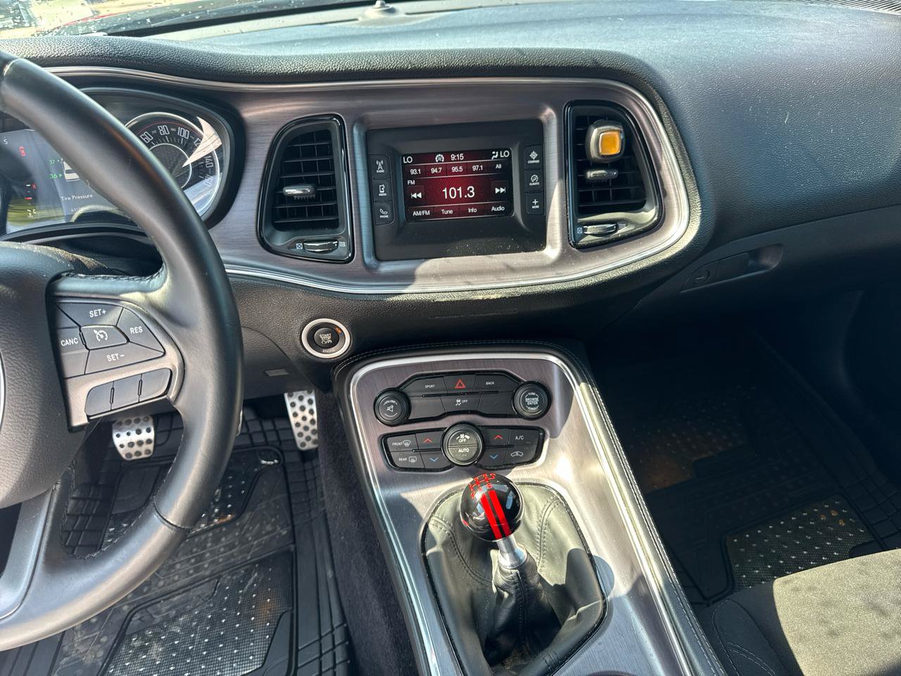 Used 2016 Dodge Challenger R/T RWD image 10