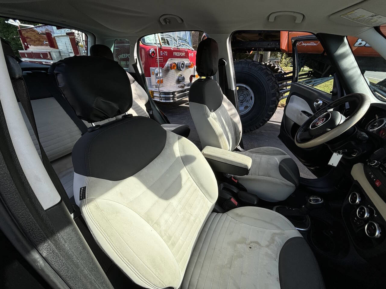 Used 2014 FIAT 500L Easy w/ Popular Equipment Group FWD image 25