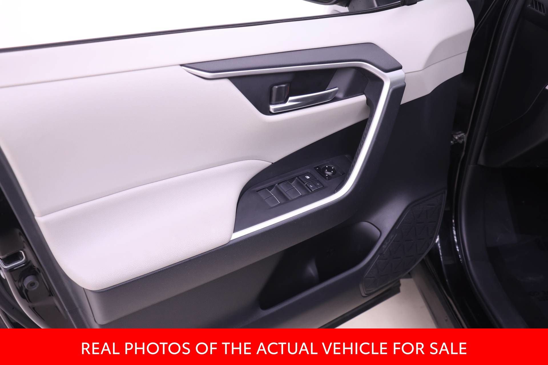 Certified 2019 Toyota RAV4 XLE Premium w/ Advanced Technology Package AWD/4WD image 9