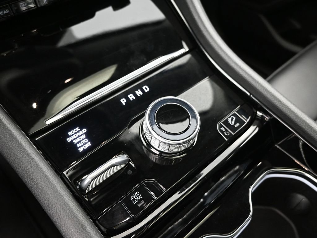 Used 2023 Jeep Grand Cherokee 4WD 4xe image 14