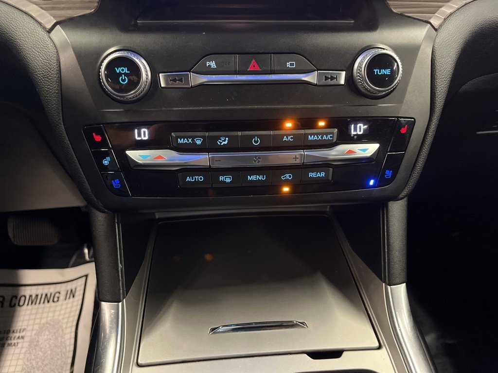 Used 2020 Ford Explorer Limited image 24