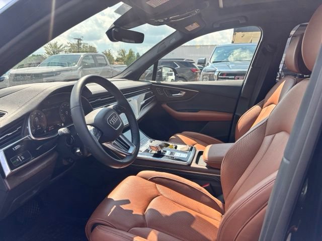 Certified 2025 Audi Q7 3.0T Prestige AWD/4WD image 11