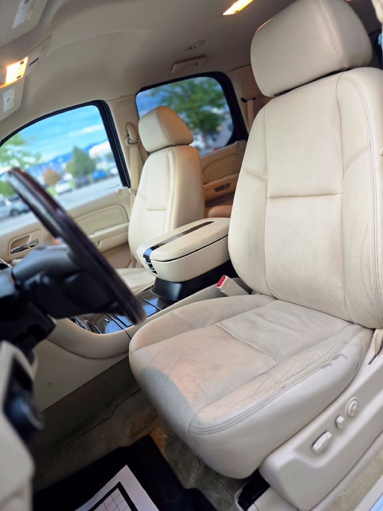 Used 2007 Cadillac Escalade AWD w/ Information Package image 20
