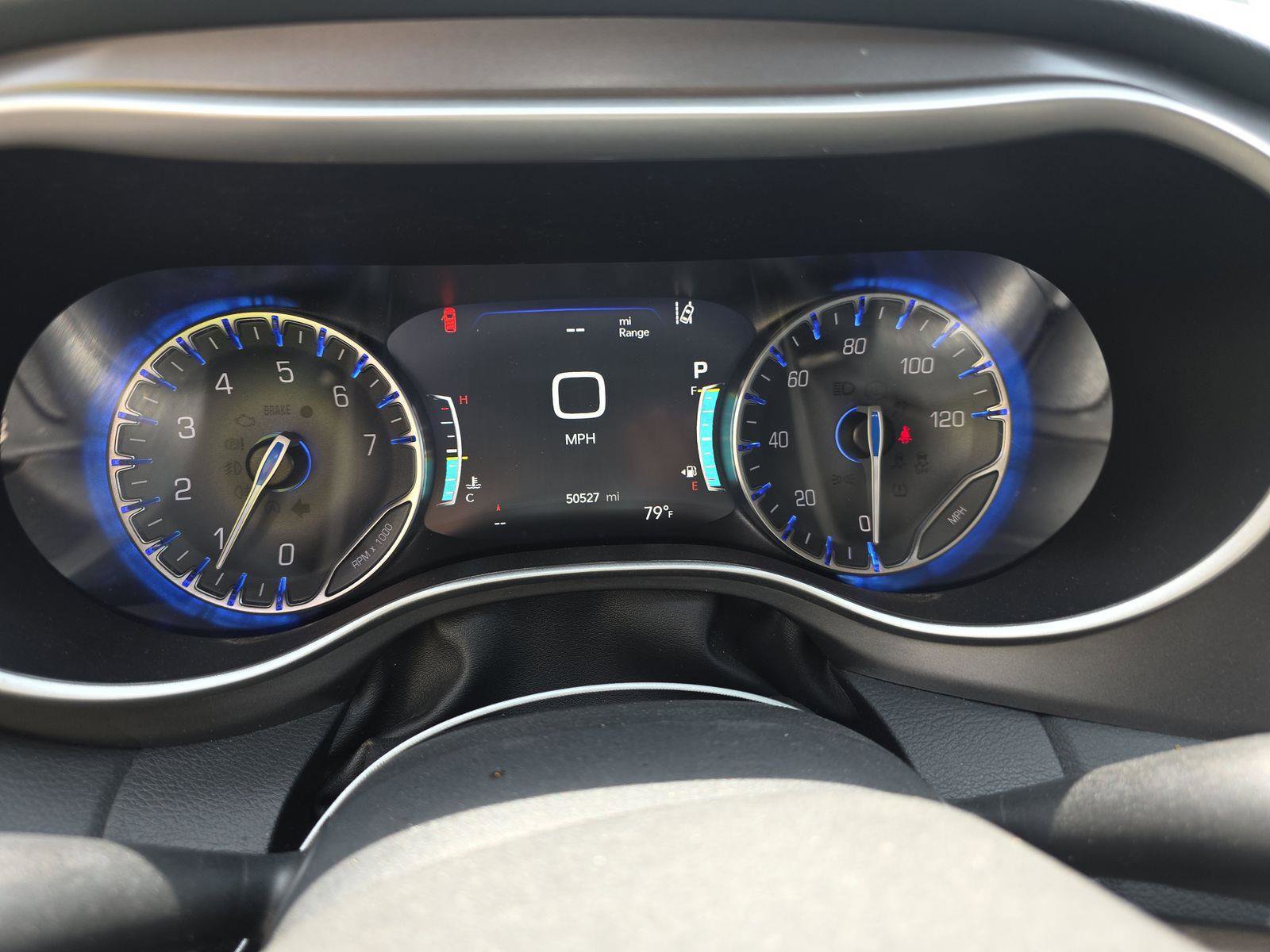 Used 2023 Chrysler Pacifica Touring-L FWD image 4