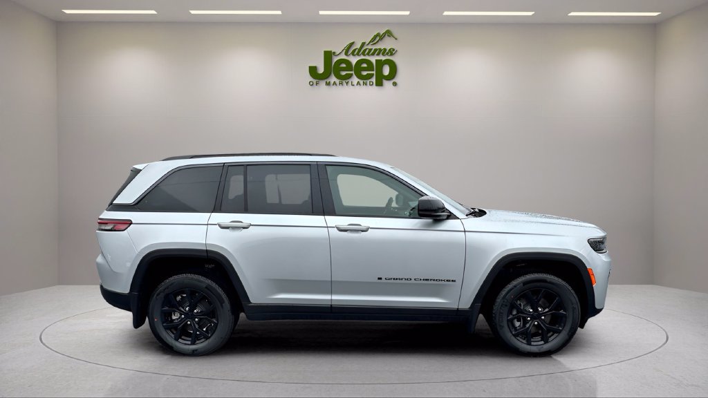 New 2026 Jeep Grand Cherokee Altitude AWD/4WD image 8