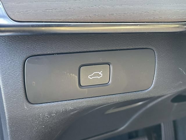 Certified 2026 Volvo XC90 B5 Plus AWD/4WD image 19