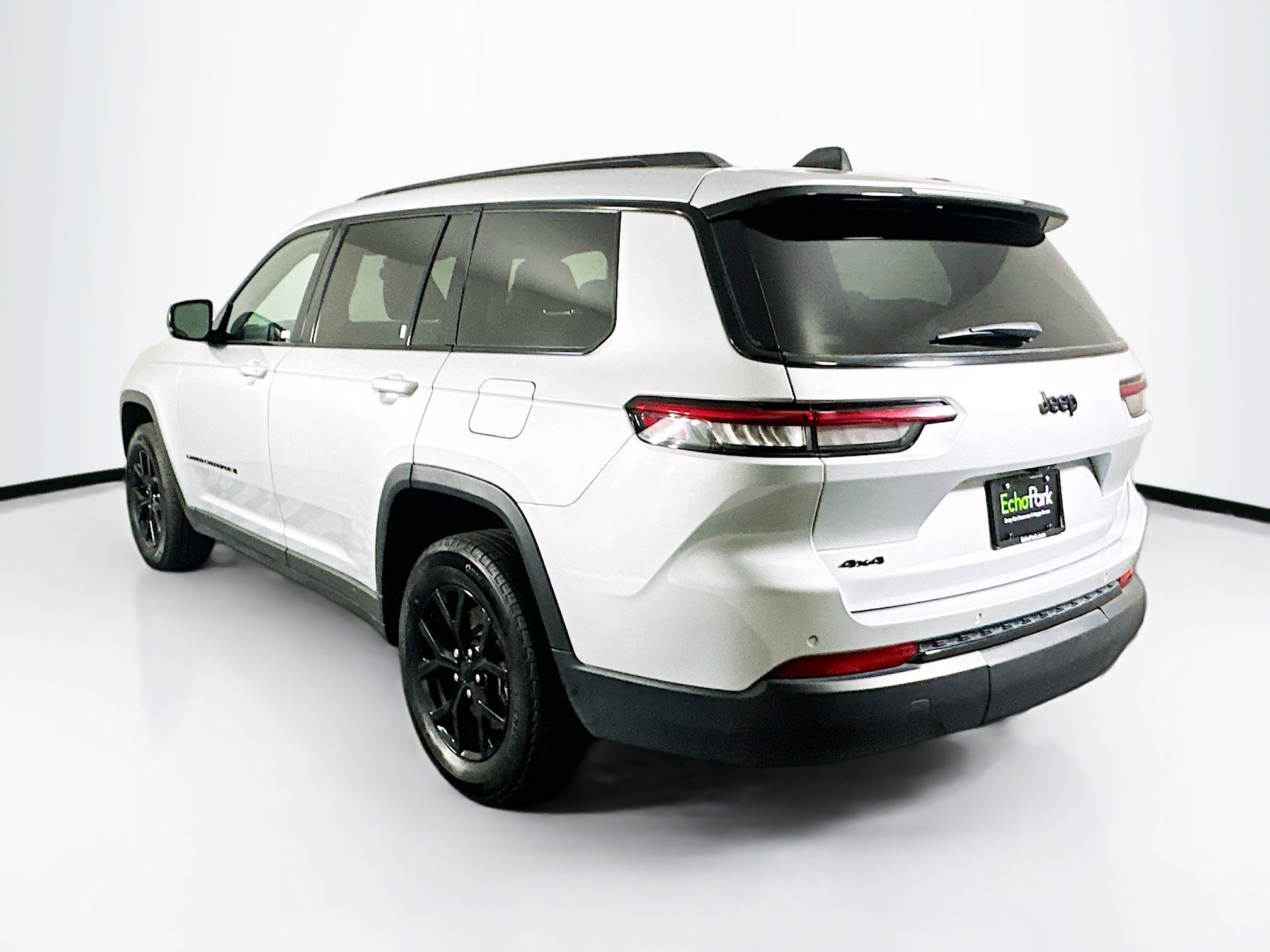 Used 2024 Jeep Grand Cherokee L Altitude image 5