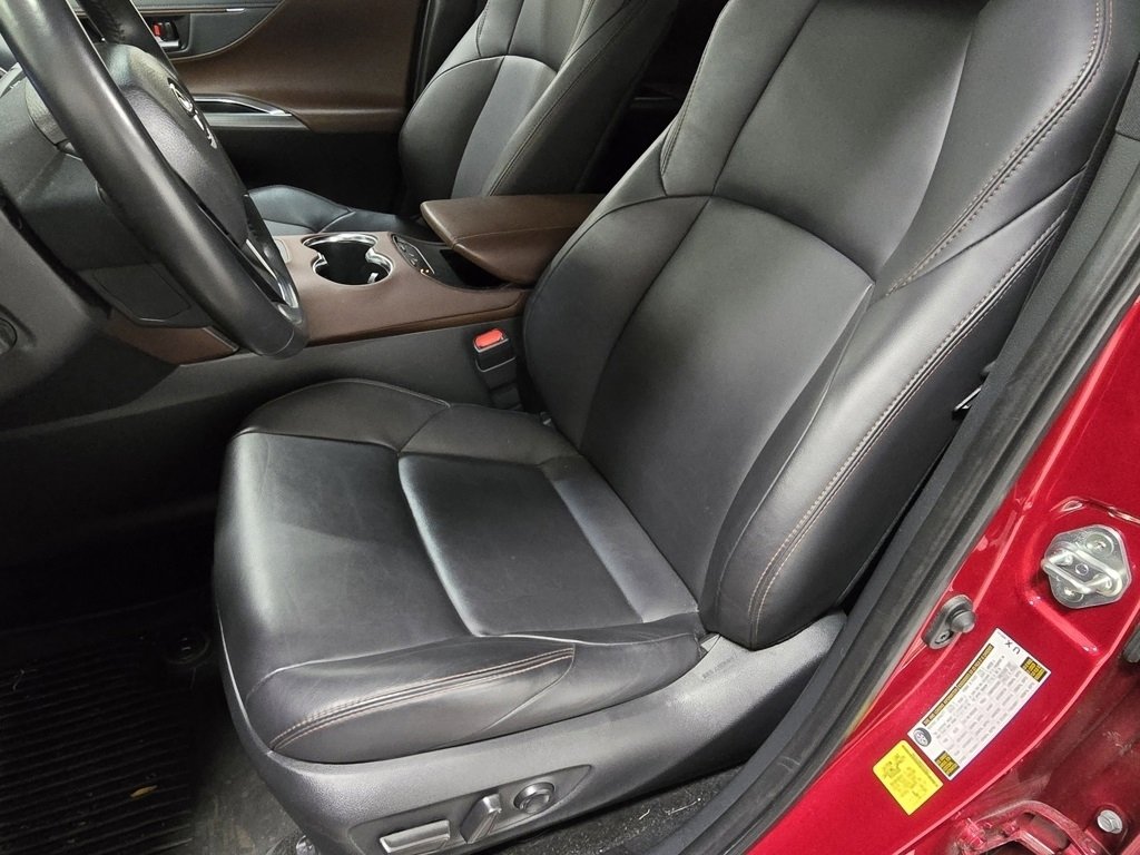 Certified 2024 Toyota Venza Limited image 22