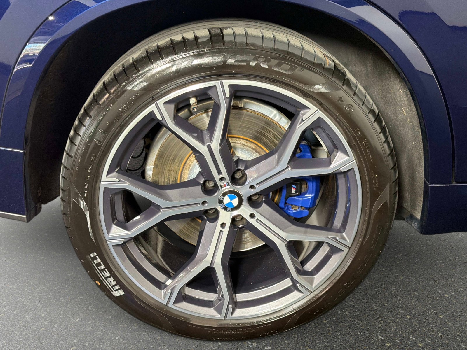 Used 2021 BMW X5 M50i w/ Executive Package image 17