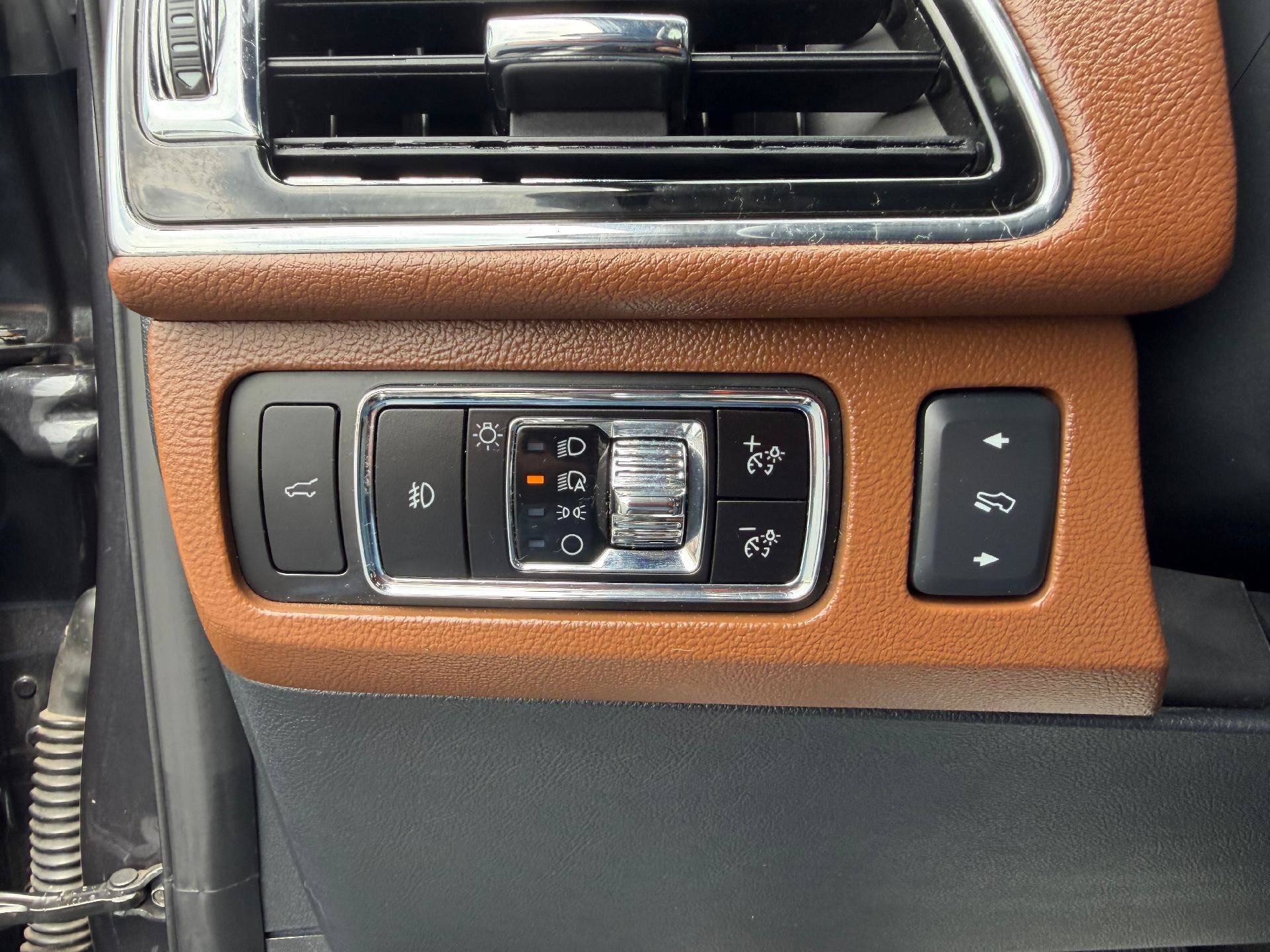 Used 2023 Lincoln Navigator L Reserve AWD/4WD image 33
