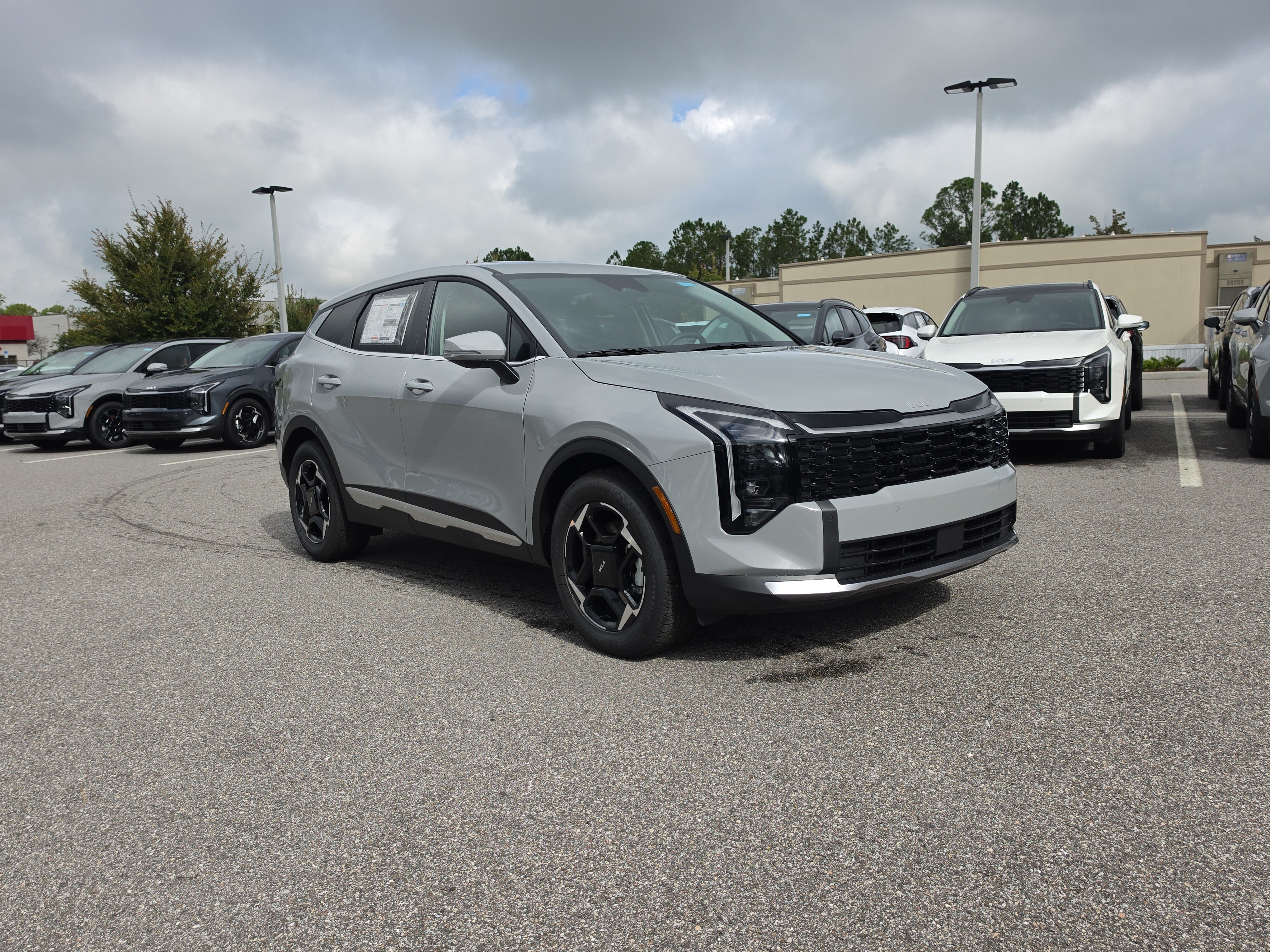 New 2027 Kia Sportage EX FWD image 2