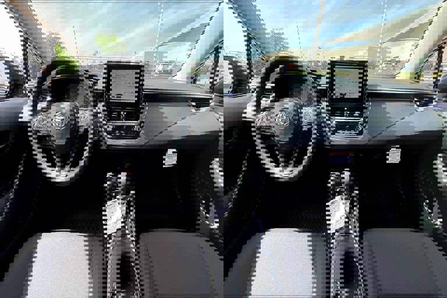 Used 2025 Toyota Corolla LE image 14