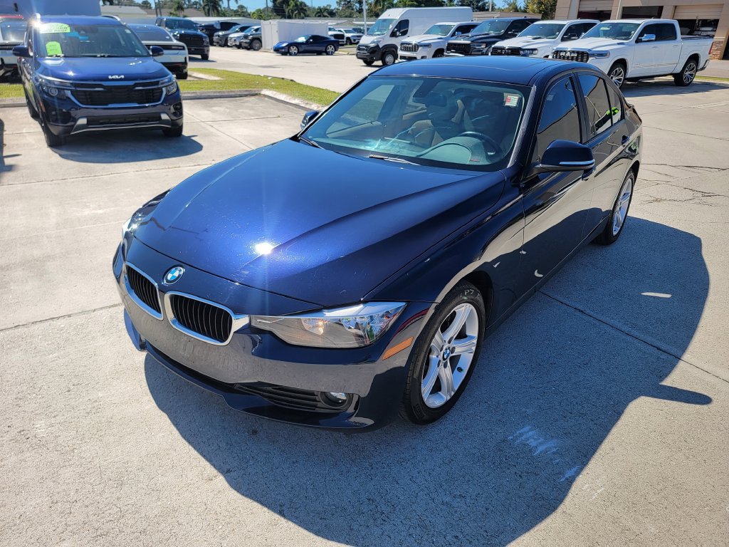 Used 2014 BMW 320i xDrive Sedan AWD/4WD image 1