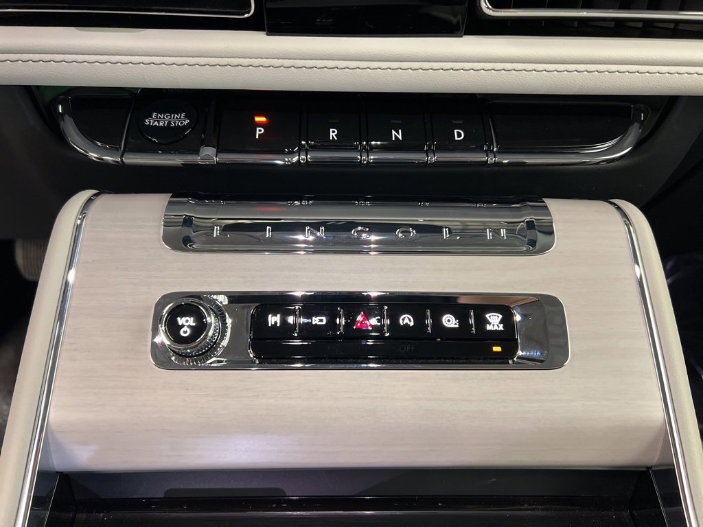 Used 2025 Lincoln Aviator Reserve w/ Illumination Package image 14