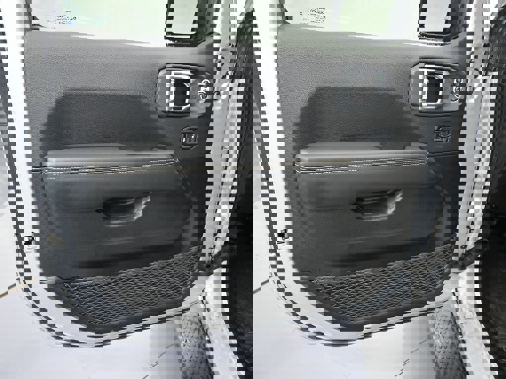 New 2024 Jeep Wrangler Unlimited Sahara w/ Technology Group image 10