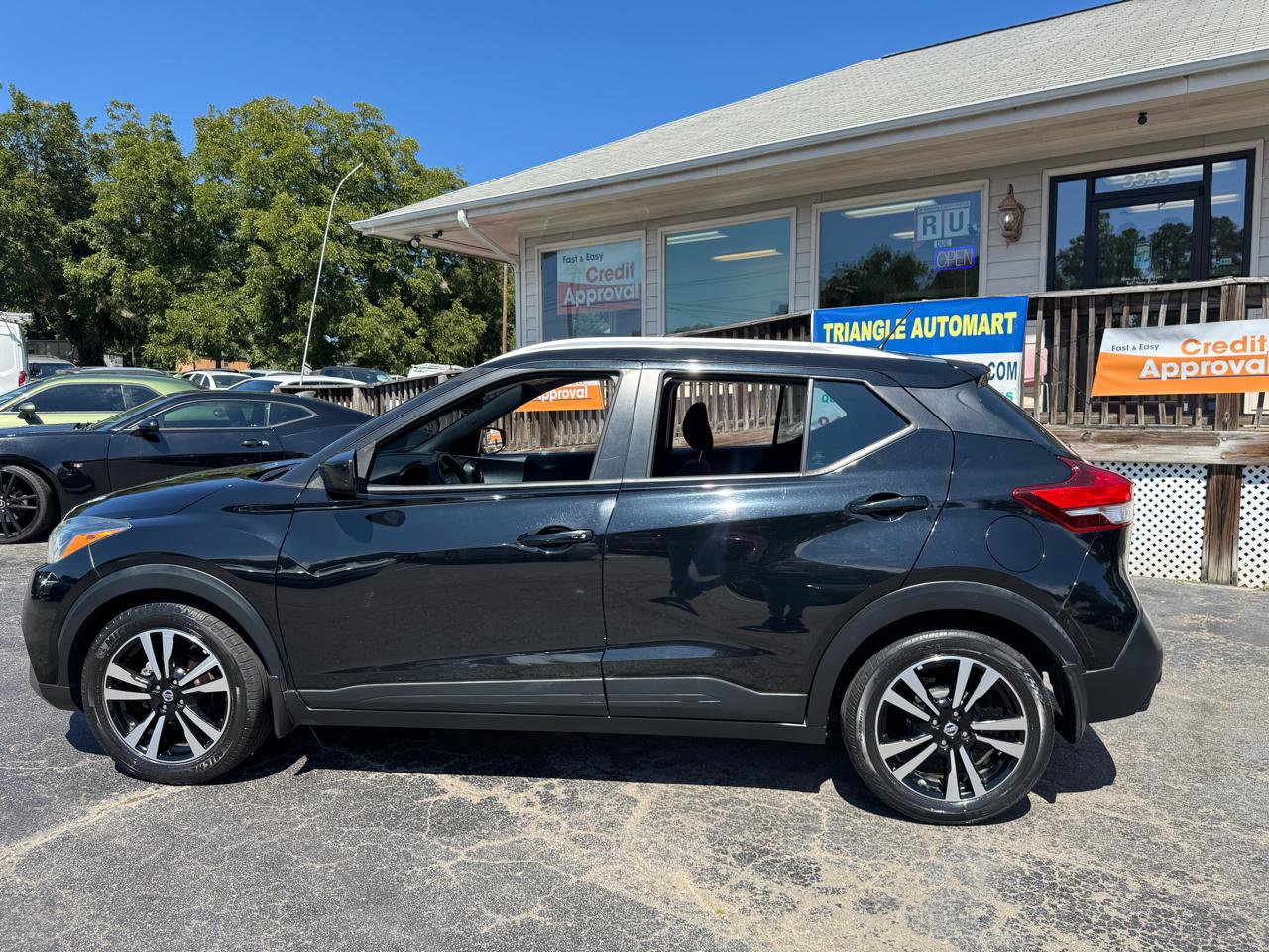 Used 2018 Nissan Kicks SV FWD image 5
