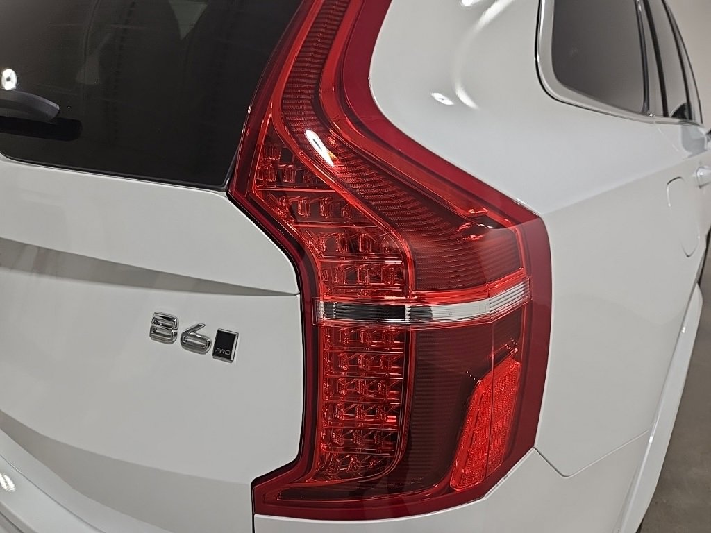 Used 2024 Volvo XC90 B6 Plus w/ Protection Package image 21