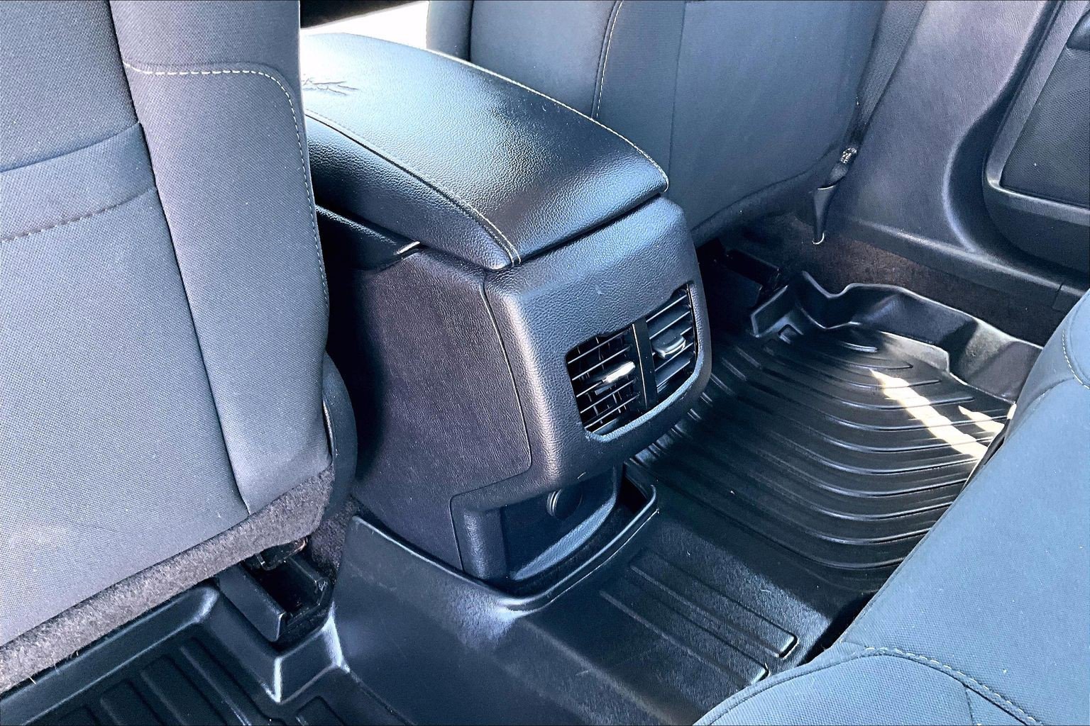 Used 2017 Ford Fusion SE image 10