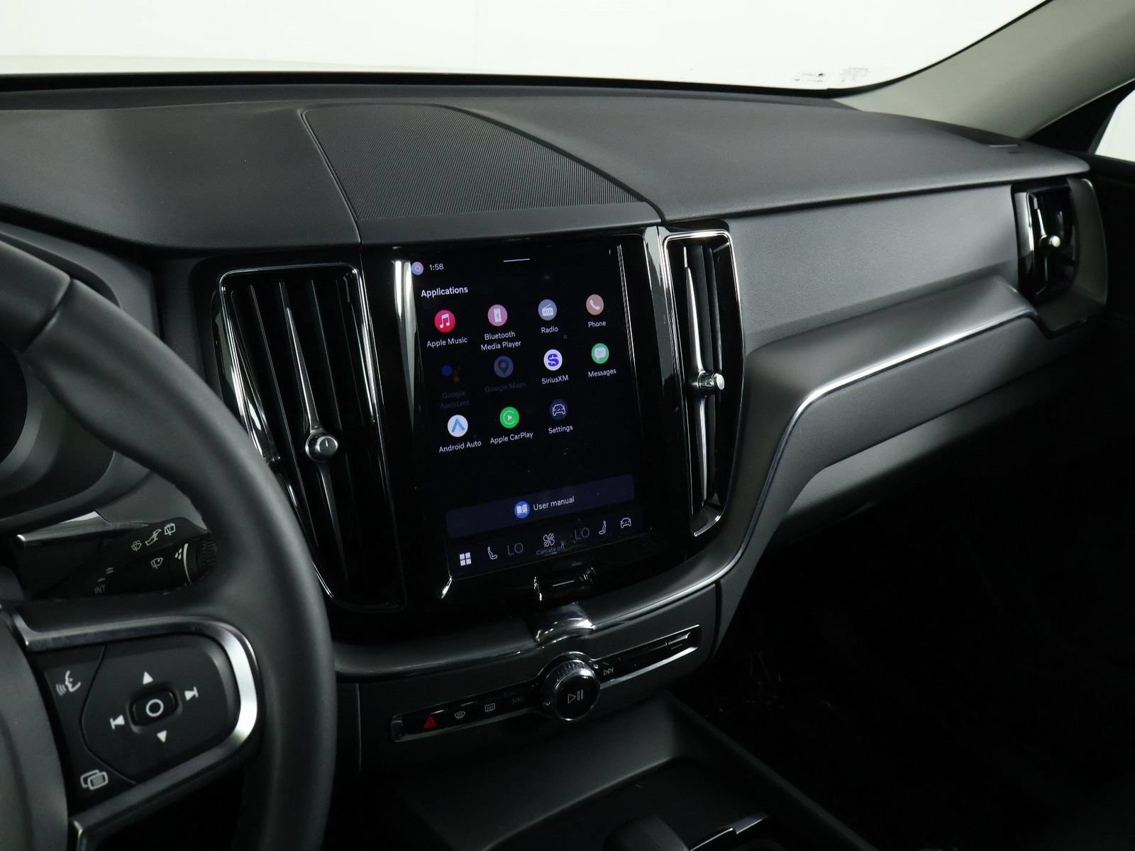 Certified 2025 Volvo XC60 T8 Core w/ Protection Package Premier AWD/4WD image 9