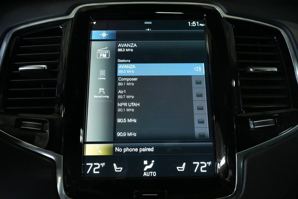 Used 2022 Volvo XC90 T8 R-Design w/ Advanced Package image 28