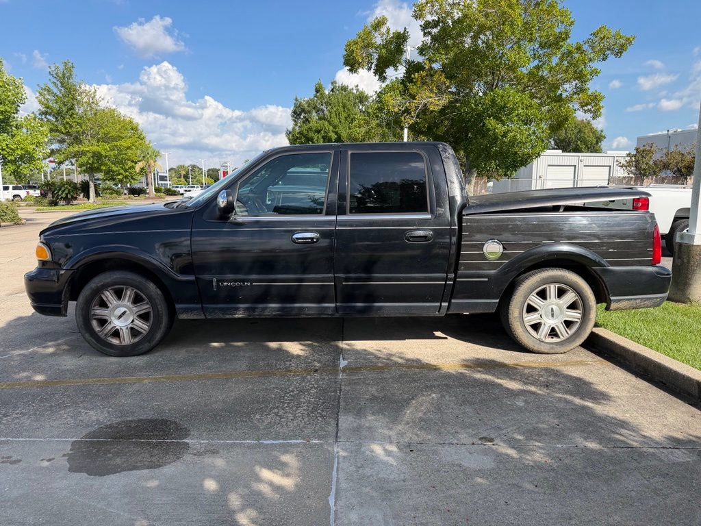Used 2002 Lincoln Blackwood RWD image 2