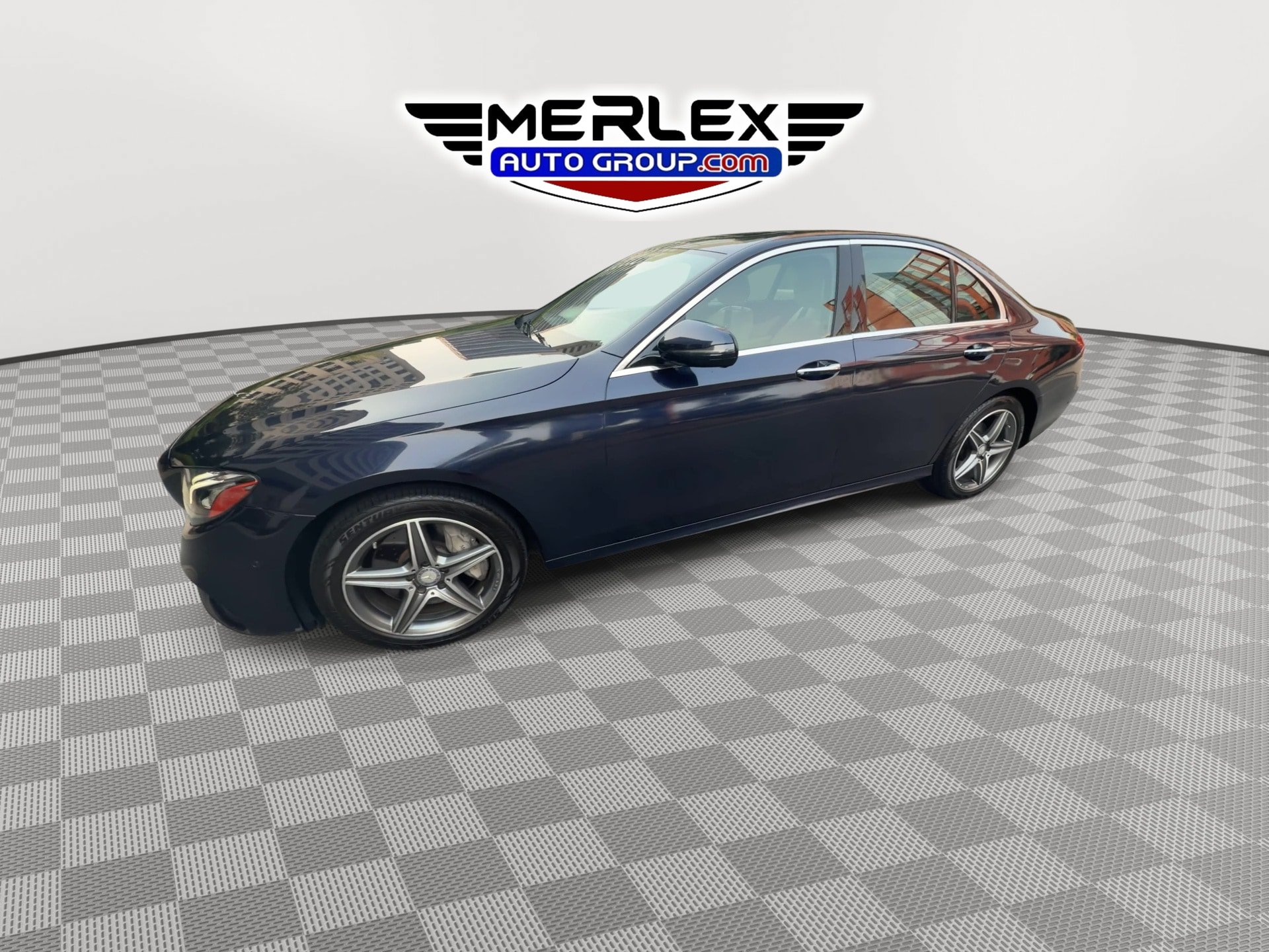 Used 2017 Mercedes-Benz E 300 4MATIC image 4