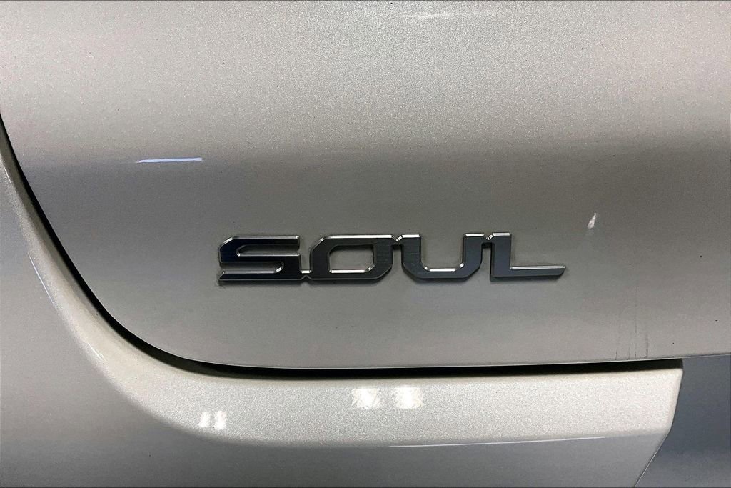 Used 2025 Kia Soul LX FWD image 39