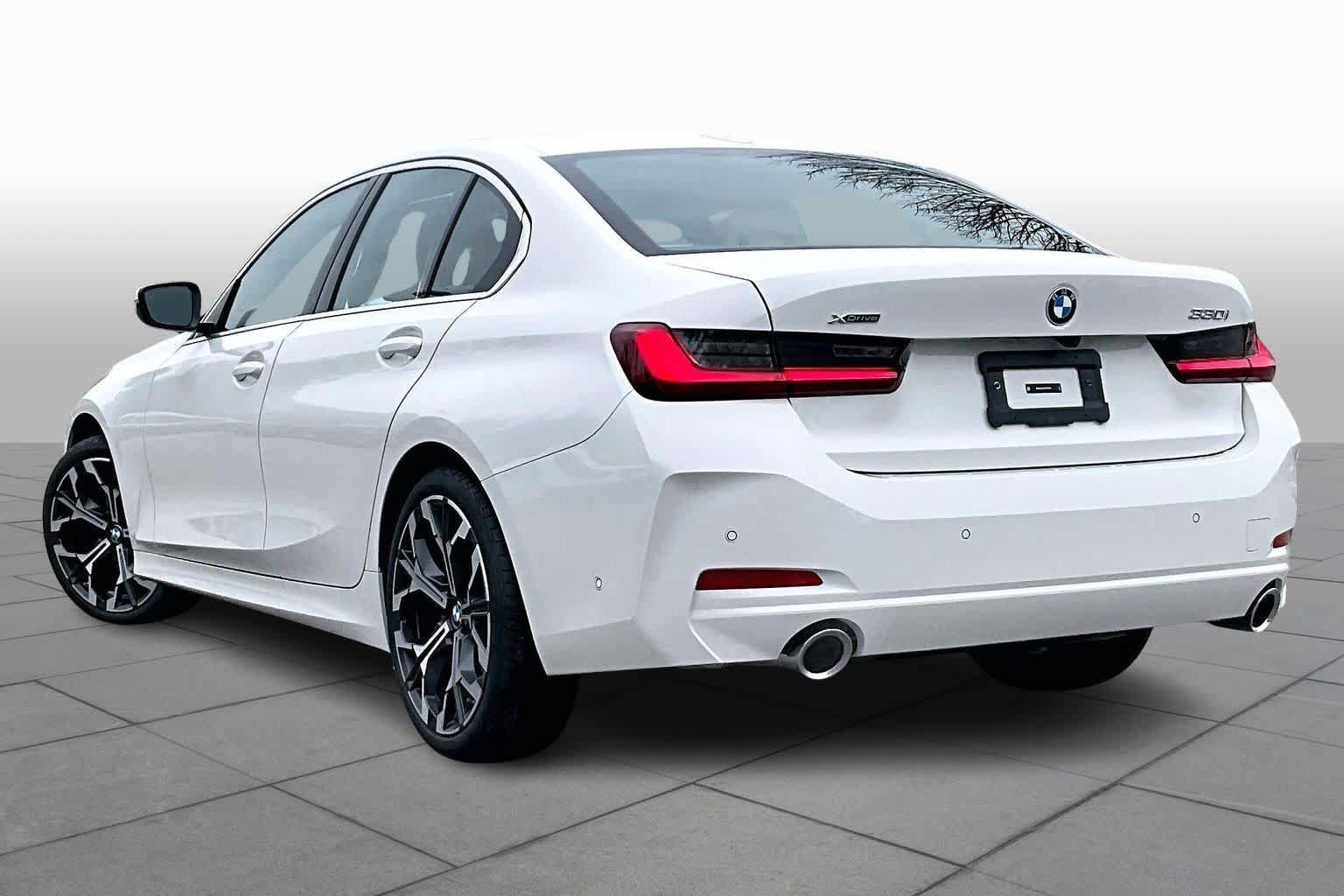Used 2026 BMW 330i xDrive Sedan w/ Convenience Package AWD/4WD image 12