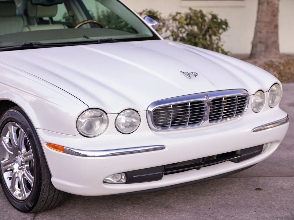 Used 2004 Jaguar XJ8 RWD image 4