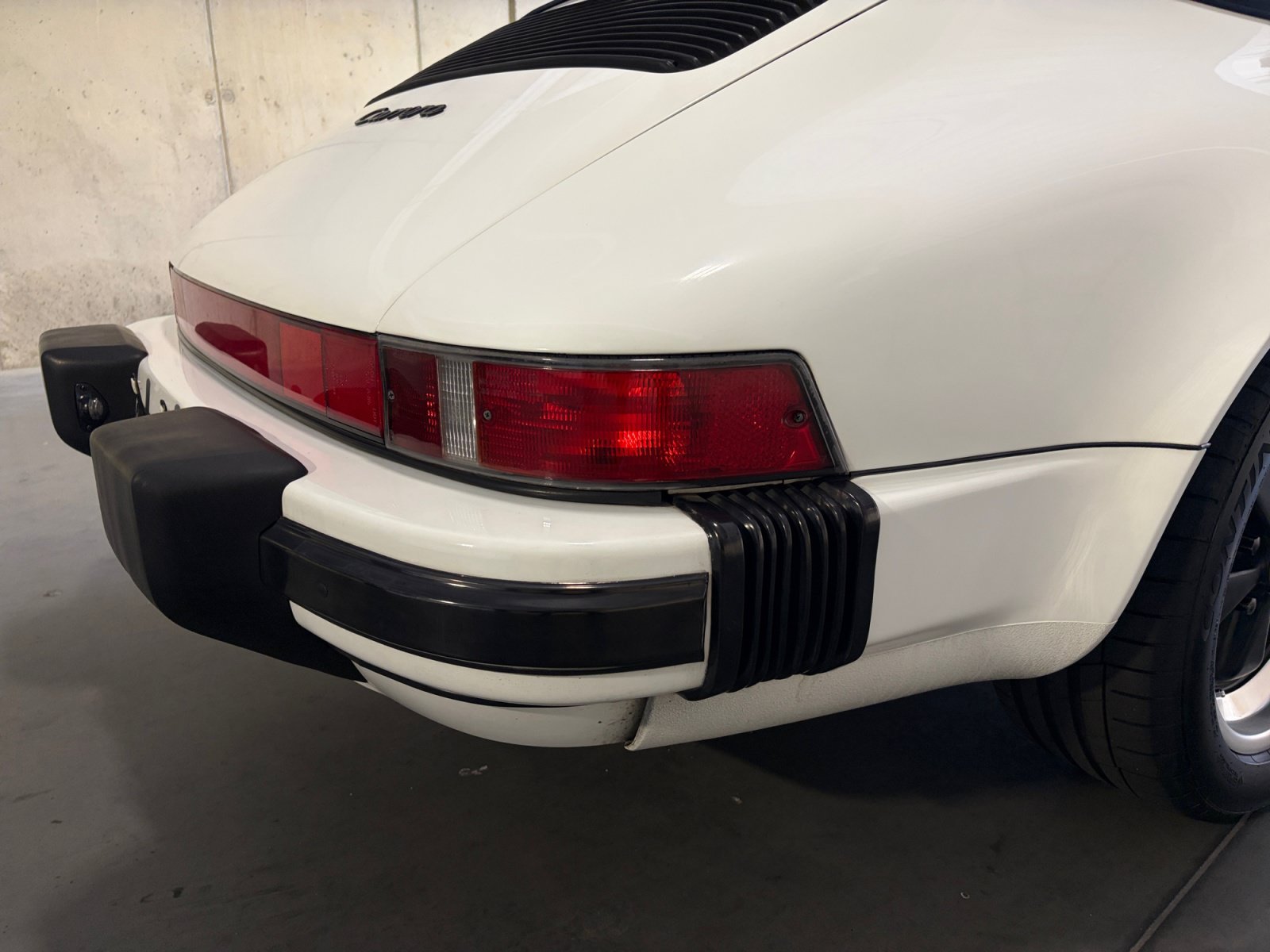 Used 1987 Porsche 911 Carrera RWD image 15