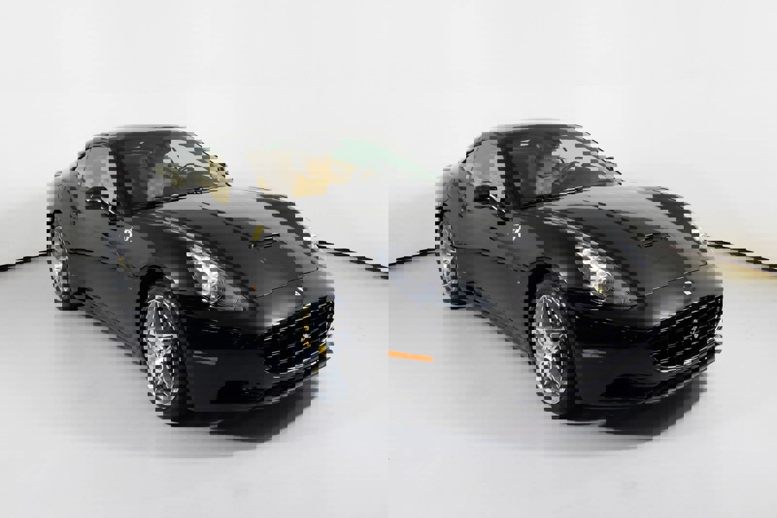 Used 2011 Ferrari California image 7