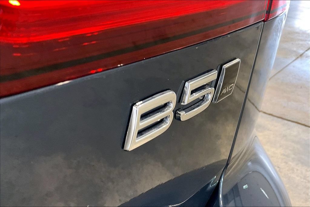 Certified 2025 Volvo V60 B5 Cross Country Ultra AWD/4WD image 25