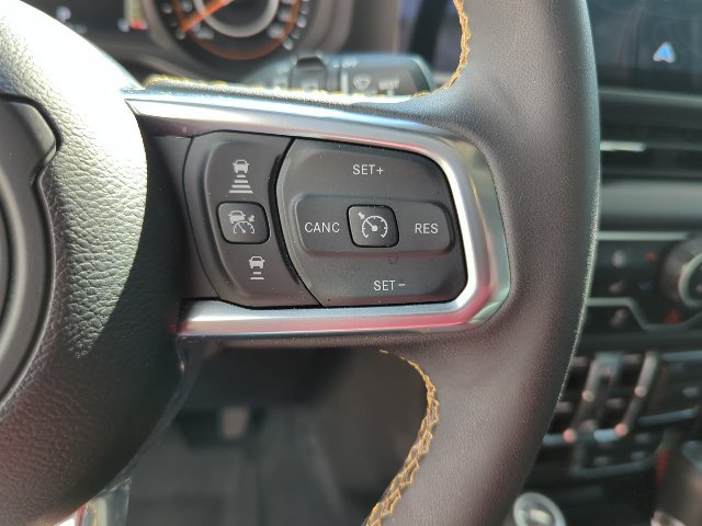 Used 2024 Jeep Wrangler Unlimited Sahara w/ Technology Group AWD/4WD image 13