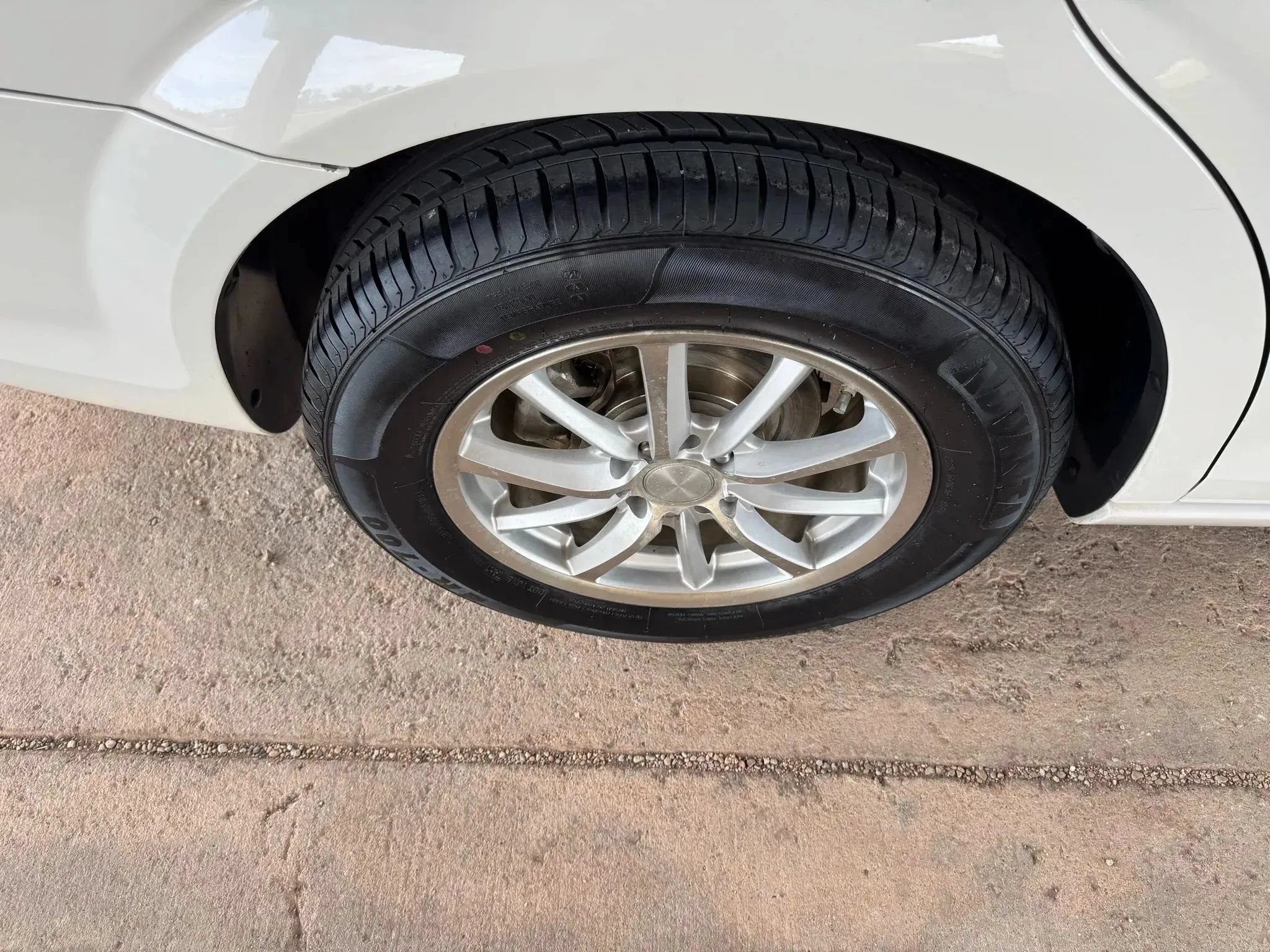 Used 2008 Saturn Aura XE FWD image 28