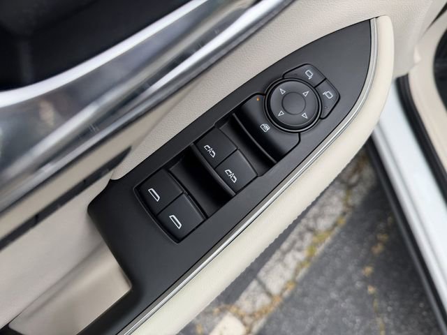 Used 2023 Buick Envision Essence FWD image 11