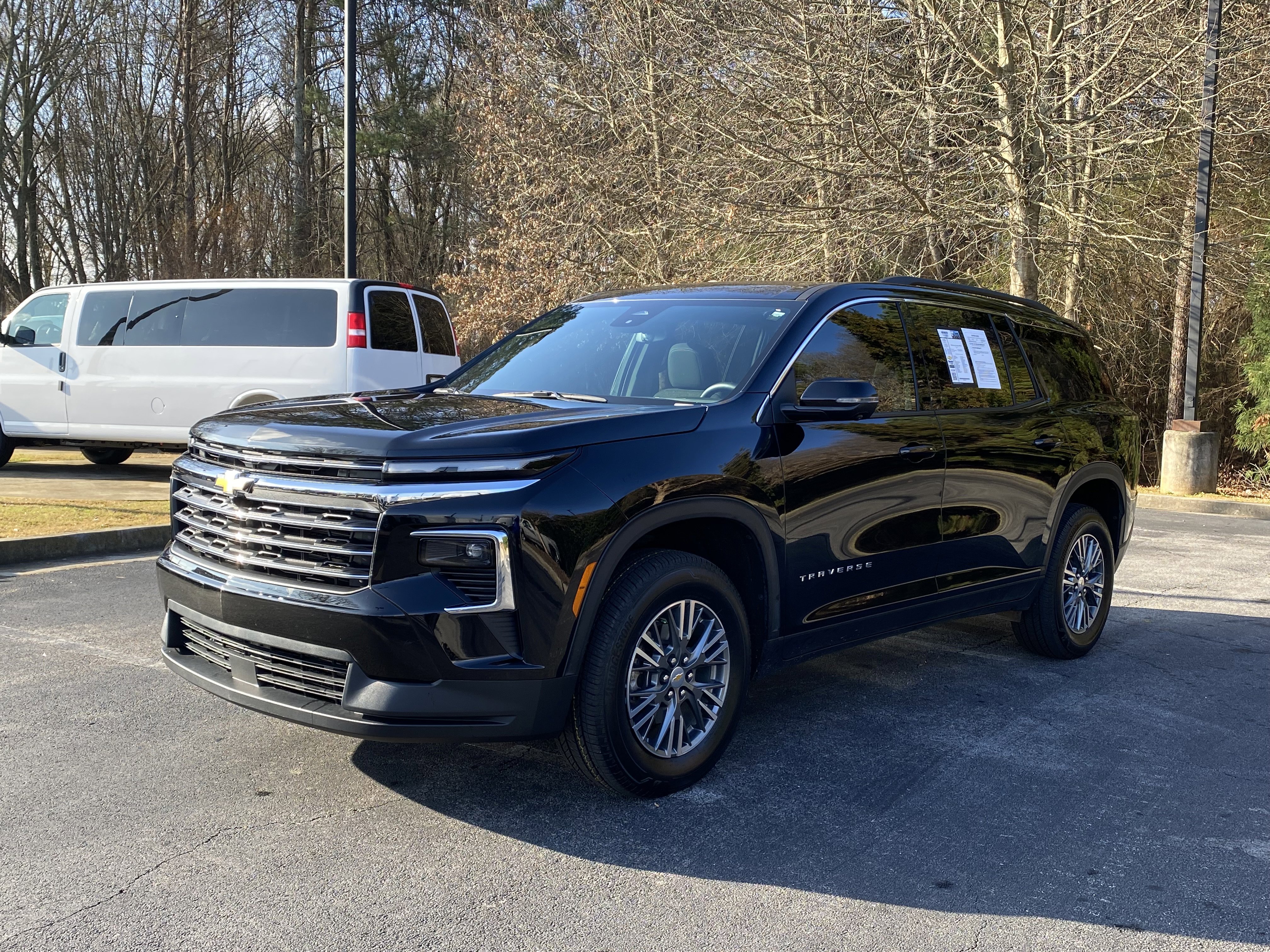 Used 2024 Chevrolet Traverse LT w/ Trailering Package image 5