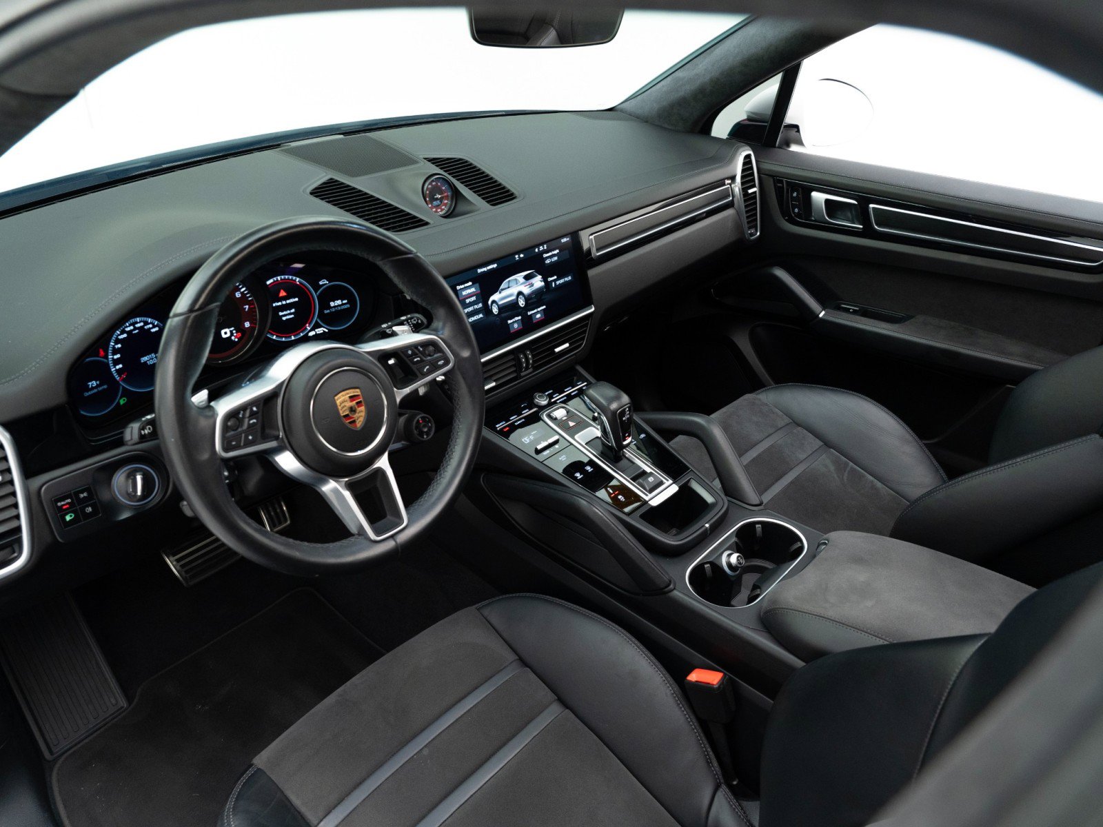 Certified 2021 Porsche Cayenne GTS image 4