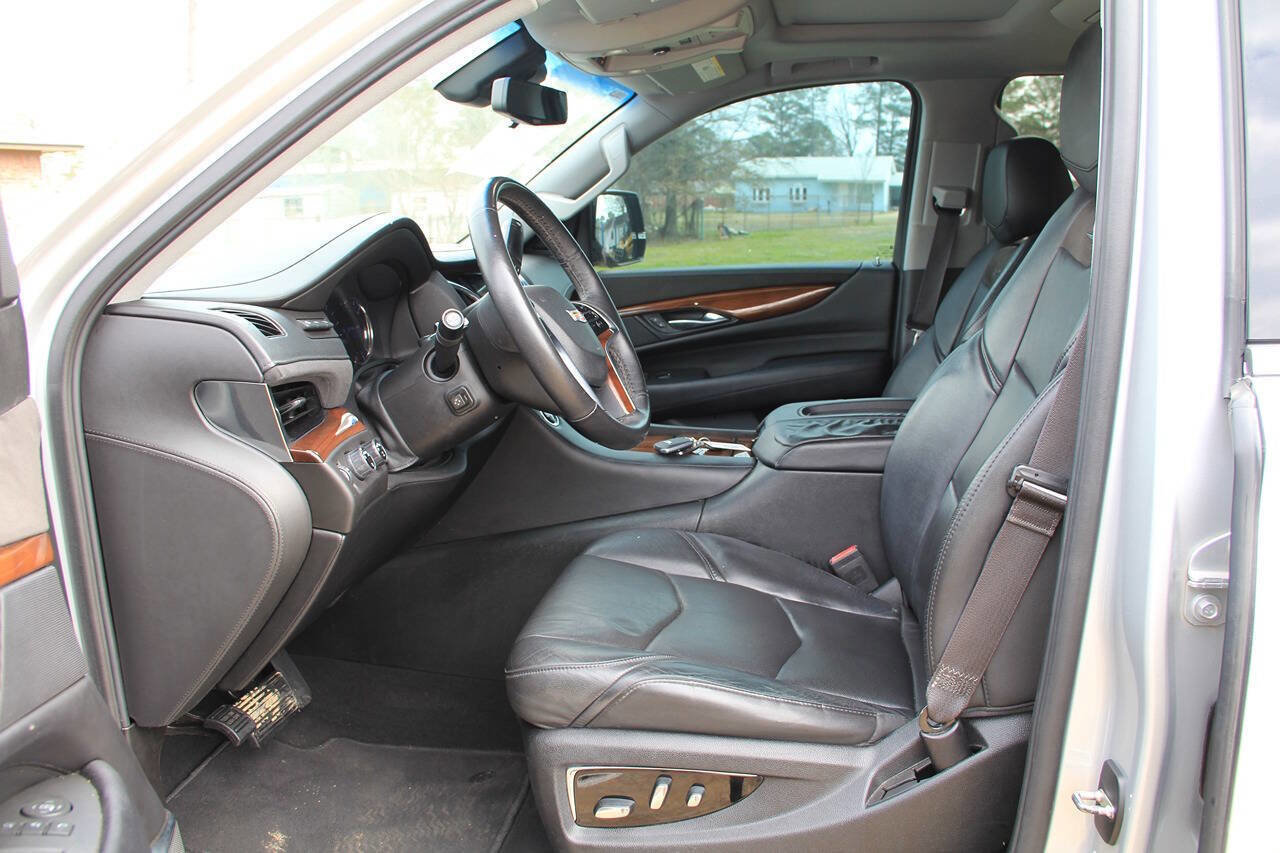 Used 2017 Cadillac Escalade Luxury AWD/4WD image 22