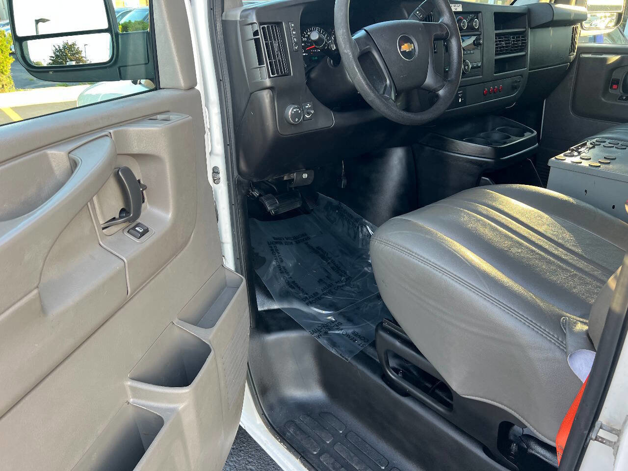 Used 2014 Chevrolet Express 2500 image 26