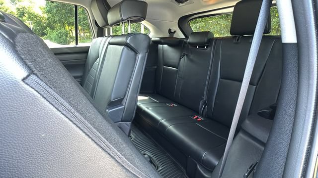 Used 2021 Toyota Highlander XLE AWD/4WD image 32