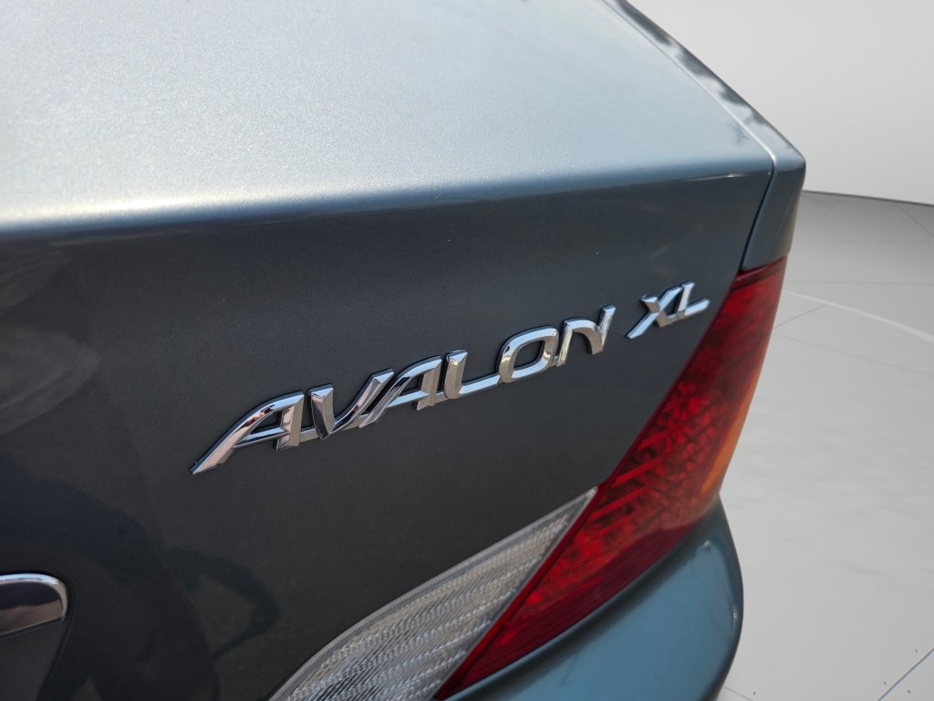 Used 2002 Toyota Avalon XL w/ Luxury Pkg FWD image 30