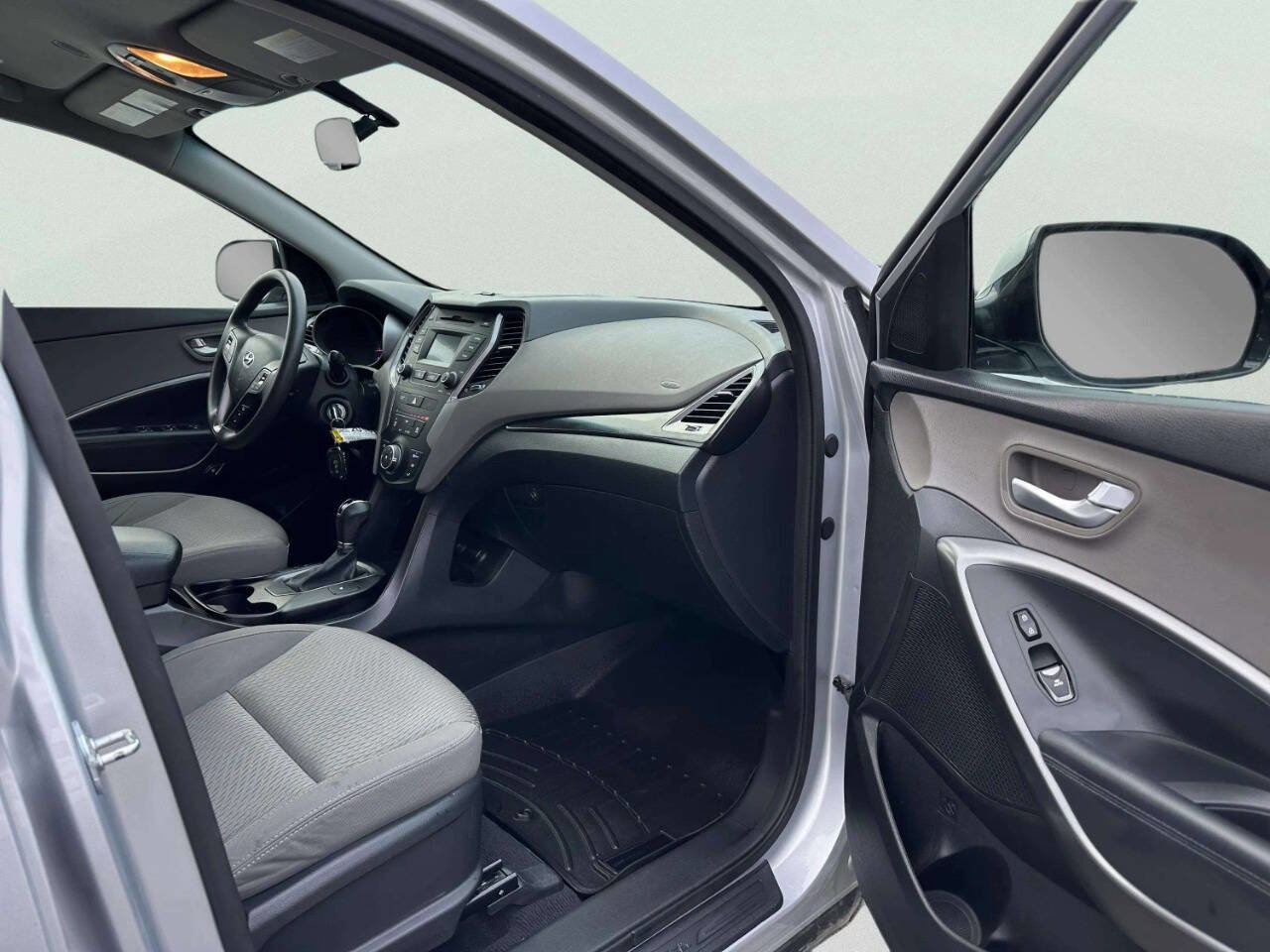 Used 2016 Hyundai Santa Fe SE AWD/4WD image 20