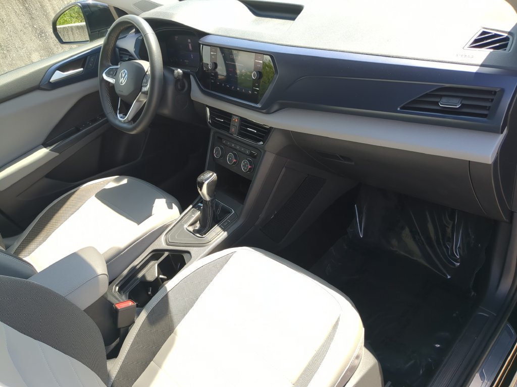 Certified 2022 Volkswagen Taos SE FWD image 12