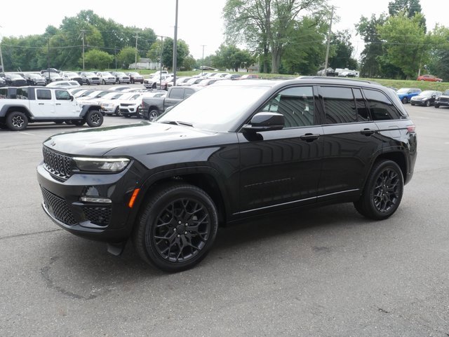 New 2025 Jeep Grand Cherokee Summit image 12
