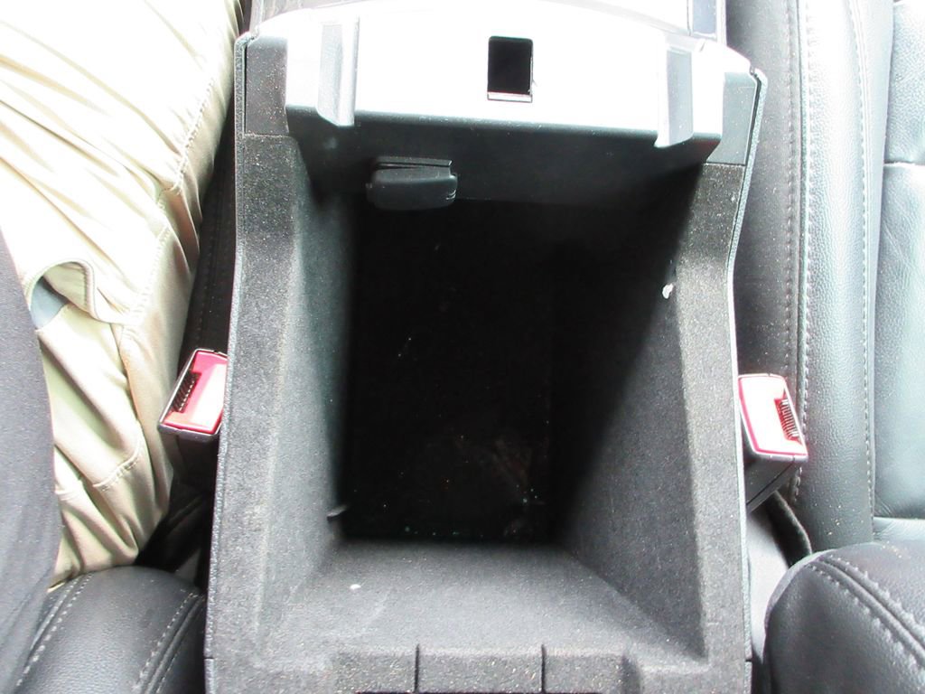 Used 2017 Ford Explorer XLT w/ Equipment Group 202A FWD image 26