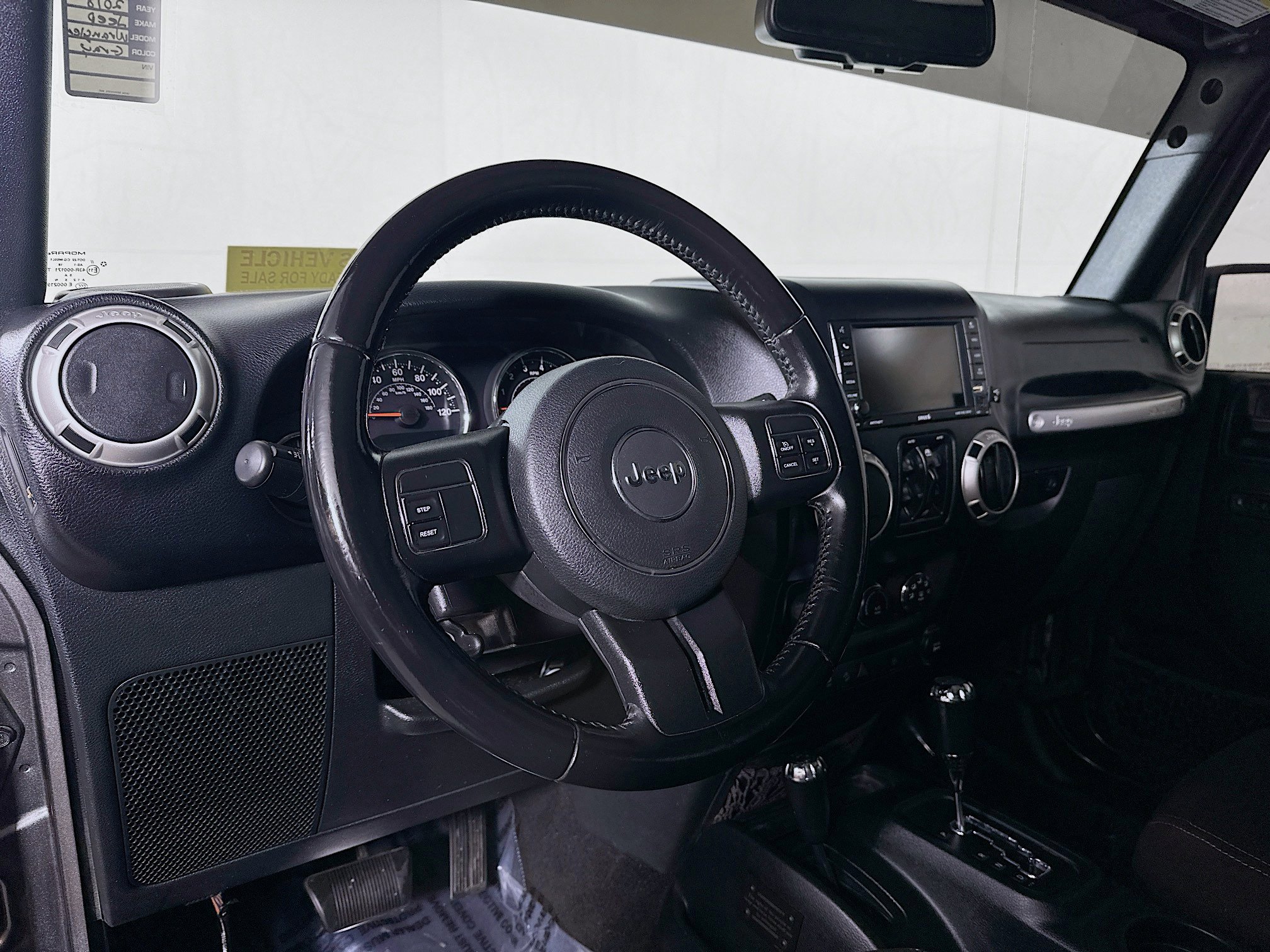 Used 2018 Jeep Wrangler Unlimited Sahara image 9