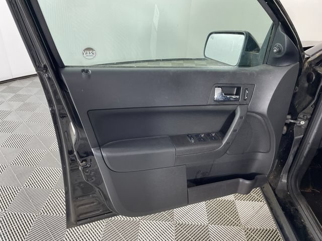 Used 2010 Ford Focus SES FWD image 12