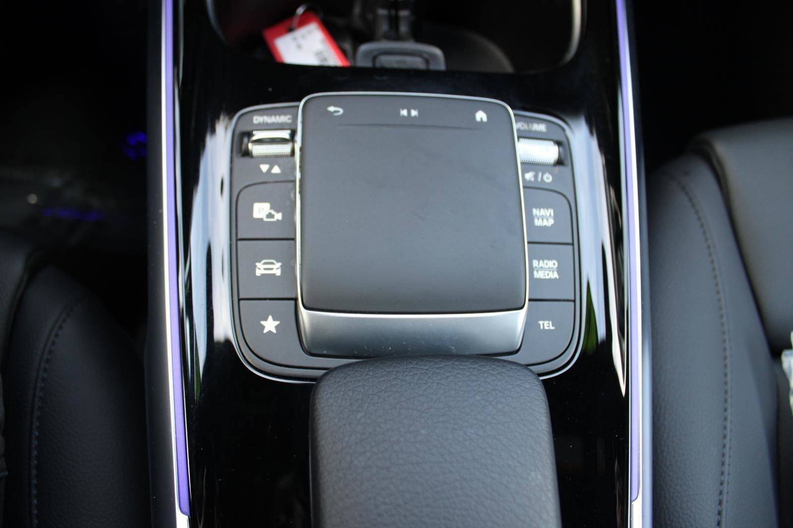 Used 2023 Mercedes-Benz EQB 300 4MATIC image 21