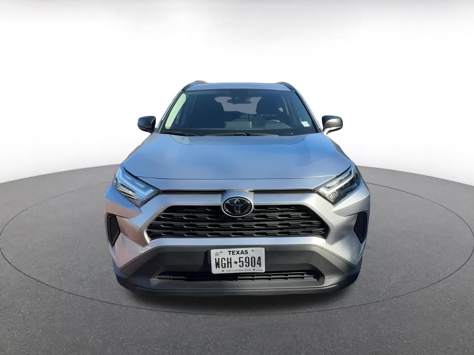 Used 2025 Toyota RAV4 LE image 4